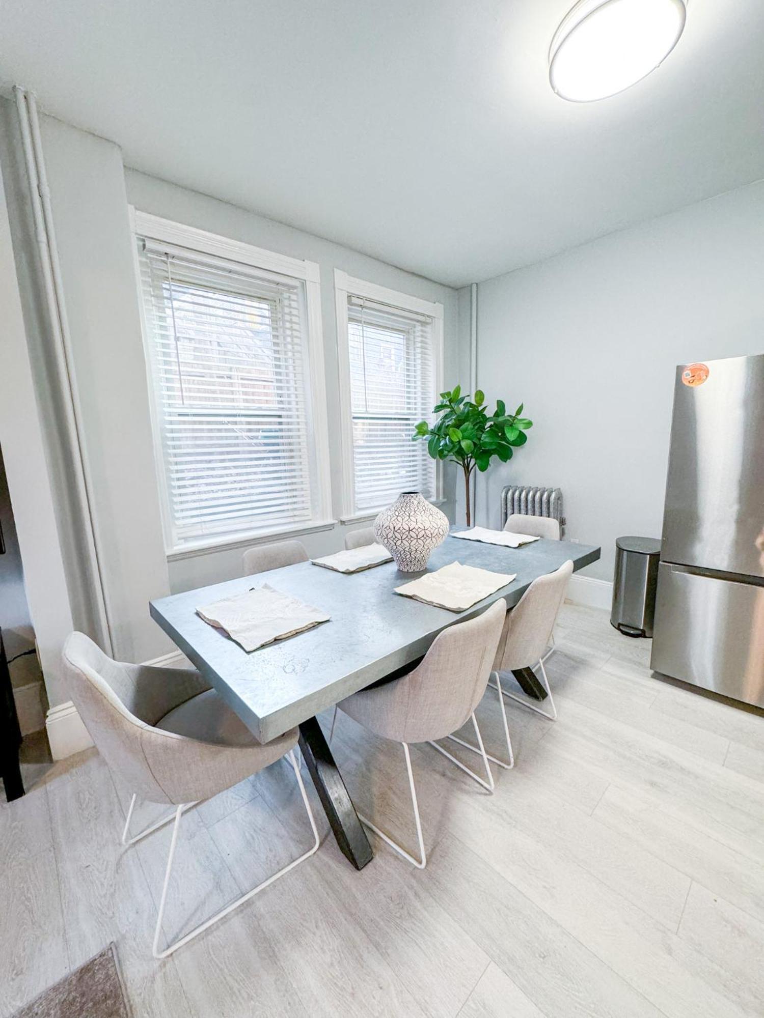 Huge,3 Bed,2Bath,Public Transport,Boston,Sleeps 9 Lägenhet Brookline Exteriör bild