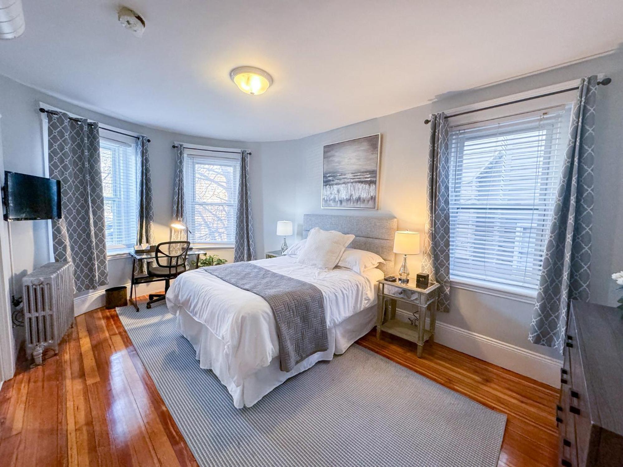 Huge,3 Bed,2Bath,Public Transport,Boston,Sleeps 9 Lägenhet Brookline Exteriör bild