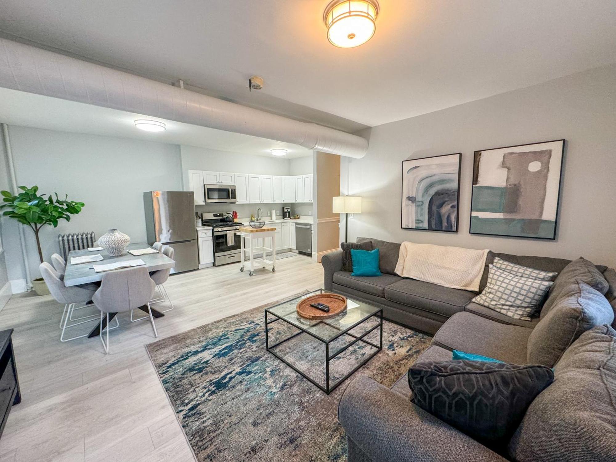 Huge,3 Bed,2Bath,Public Transport,Boston,Sleeps 9 Lägenhet Brookline Exteriör bild